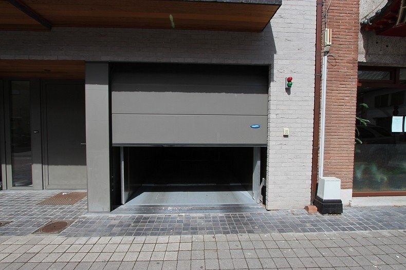 Ruime ondergrondse garage met autostaanplaats in het centrum van Gistel  foto 13