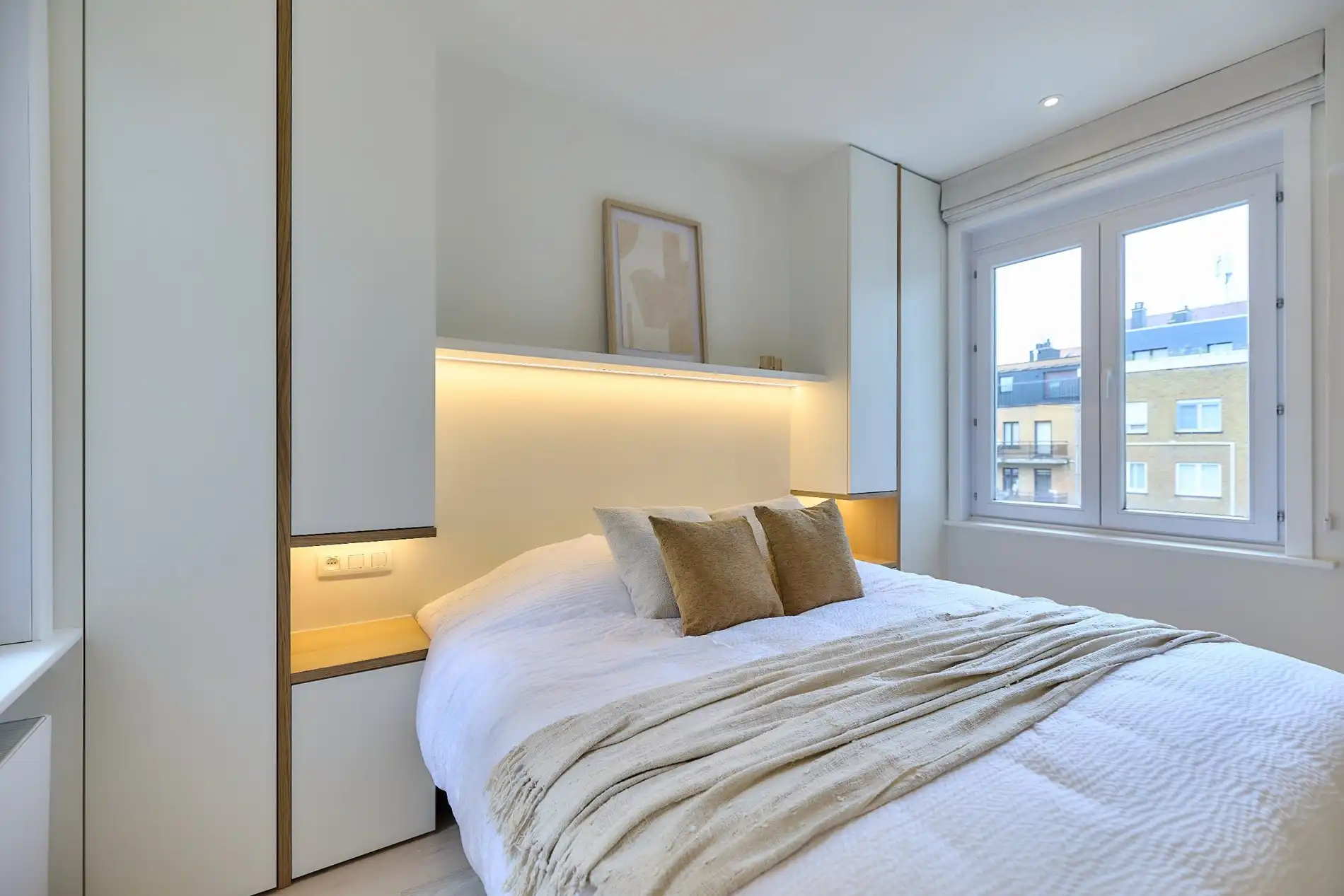 Ruim volledig gerenoveerd appartement met vier slaapkamers en zijdelings zeezicht. foto 10