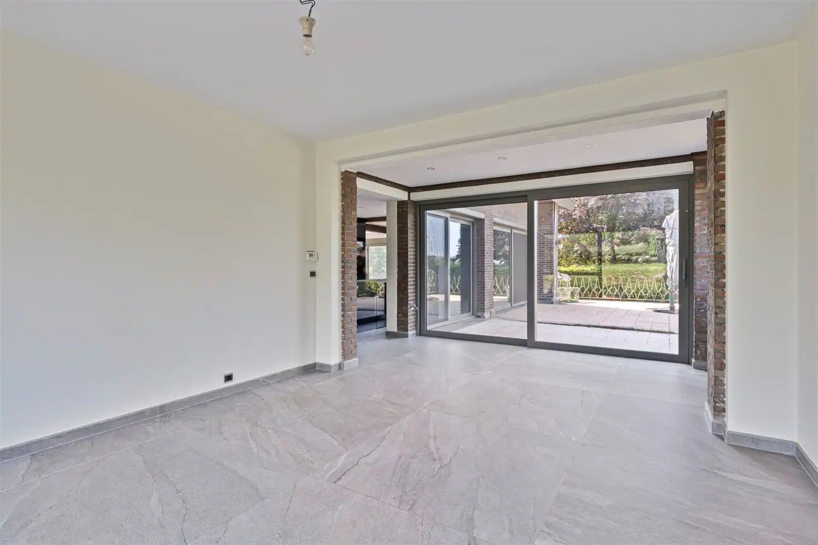 Gerenoveerde villa (450m²) met 4 à 5 slaapkamers op 17a 05ca foto 13