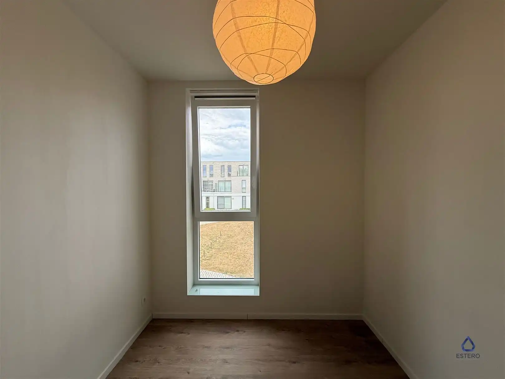 Modern 2-slaapkamerappartement met terras en zicht op groen foto 12