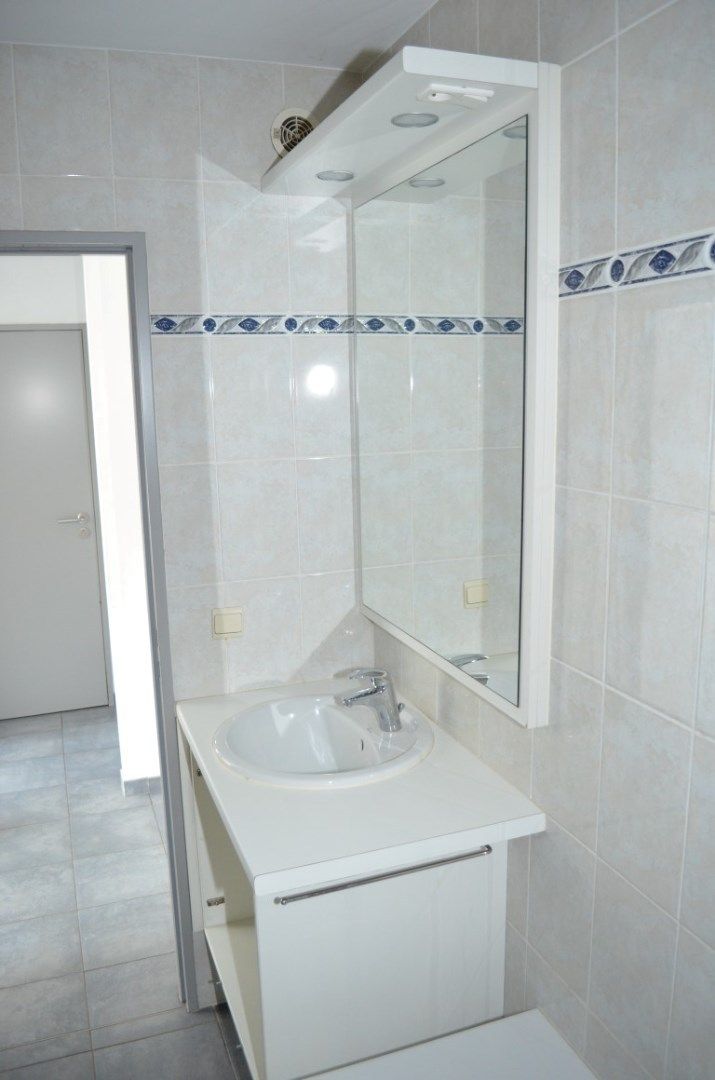 Appartement met twee slaapkamers en ruim terras foto 9