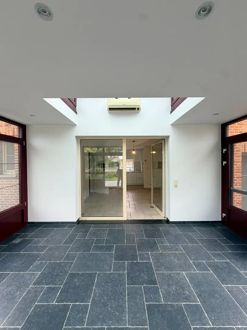 Bijzonder charmante benedenwoonst met 1 slaapkamer, veranda, terras en twee autostandplaatsen foto 29