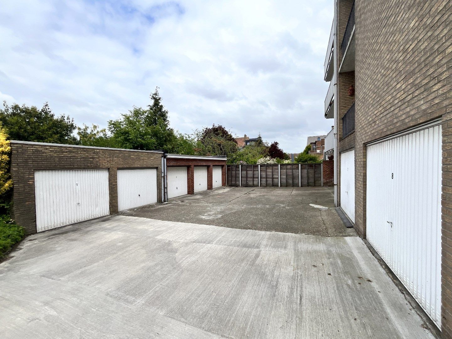 Lichtrijk 3-slpkr appartement met garage foto 25