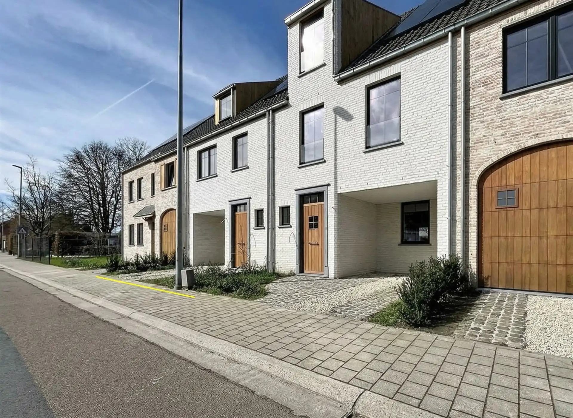 Prachtige Nieuwbouwwoning met 4 slaapkamers en 2 badkamers! foto {{pictureIndex}}