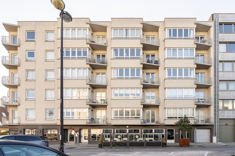 Ruim, lichtrijk 3-slaapkamer appartement met zijdelings zeezicht en zicht op het Casino van Knokke-Heist! foto 15