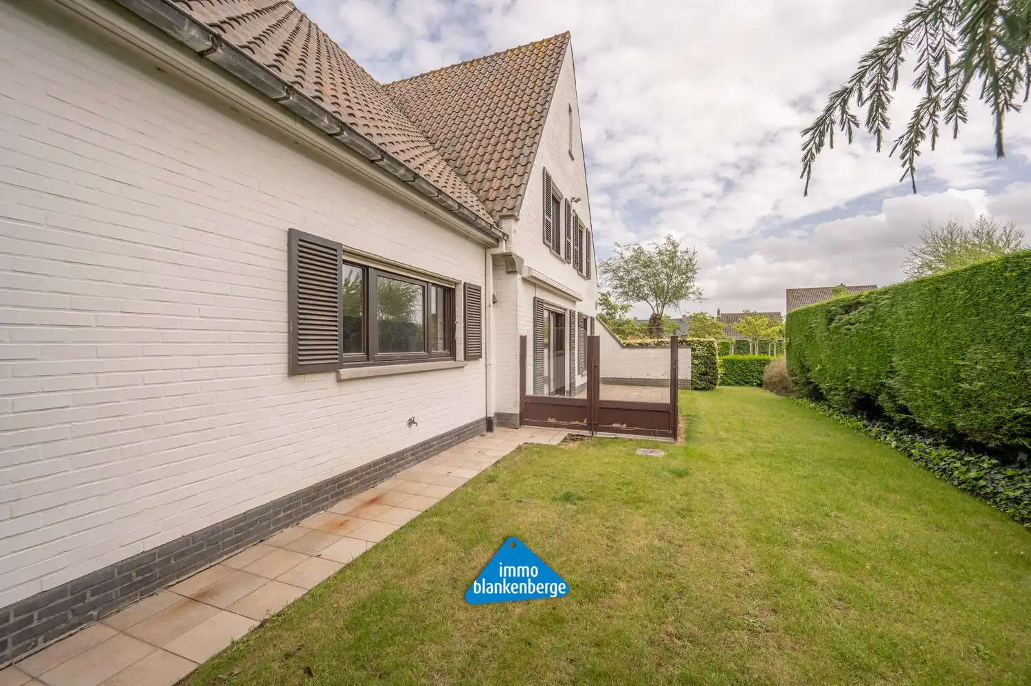Exclusieve villa in een gegeerde residentiële wijk foto 3