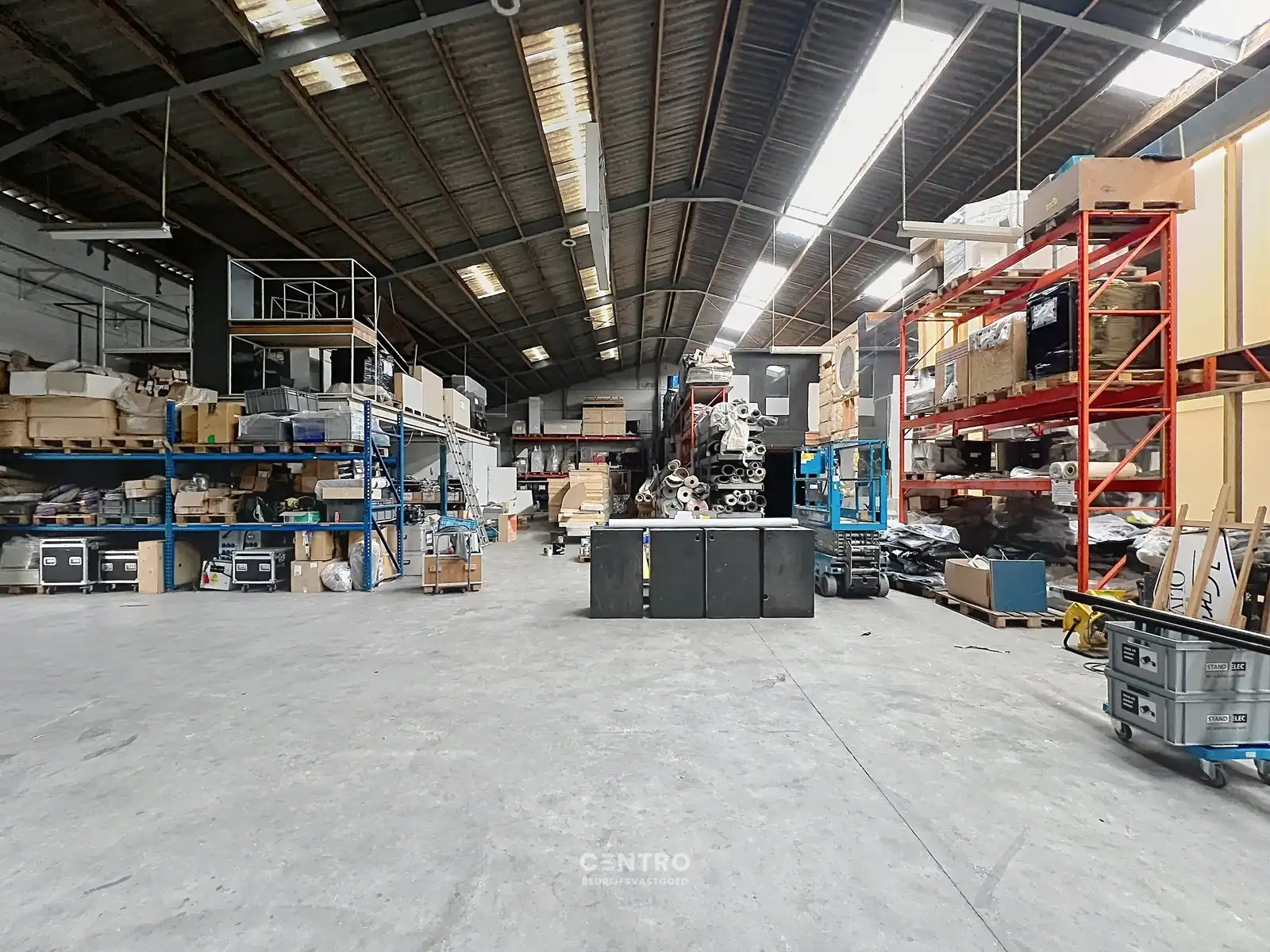 Multifunctioneel bedrijfsgebouw op een perceel van 10.321 m² te Kuurne! foto 17