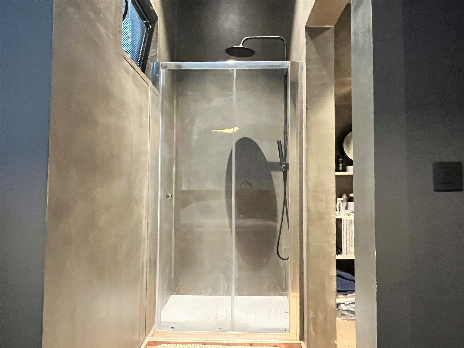 Gelijkvloers gemeubeld appartement op het Eilandje! foto 7