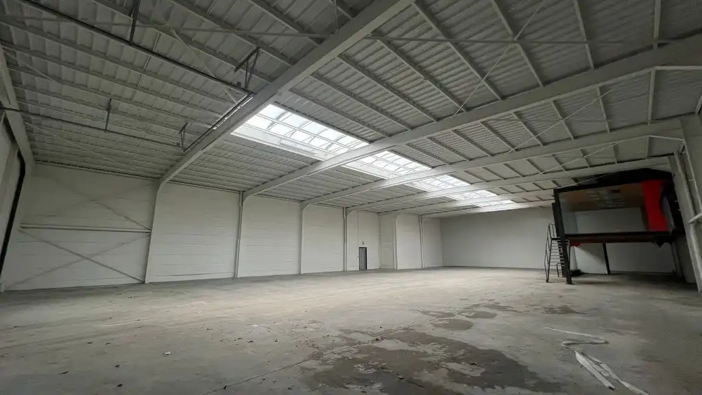 Nieuwbouw bedrijfsunit te koop in Walle Kortrijk foto 3