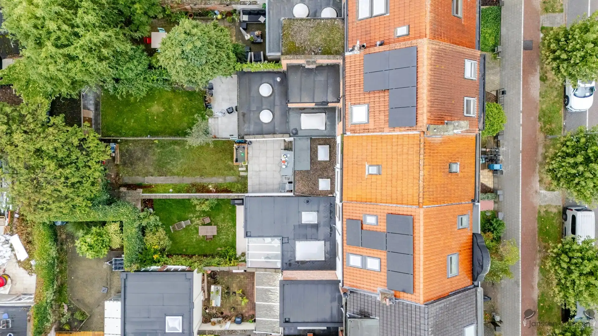 Ruime gezinswoning met gezellige tuin op centrale locatie in Schoten foto 31