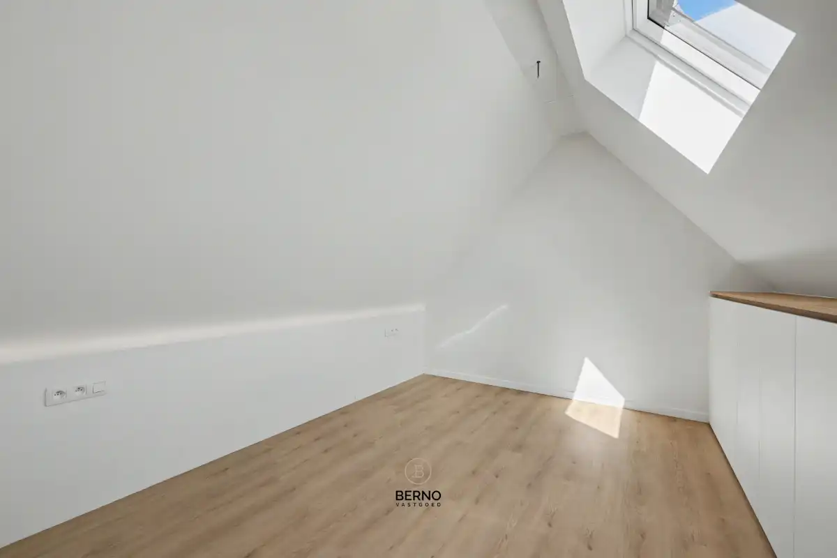 Instapklare en energiezuinige gerenoveerde woning. foto 23