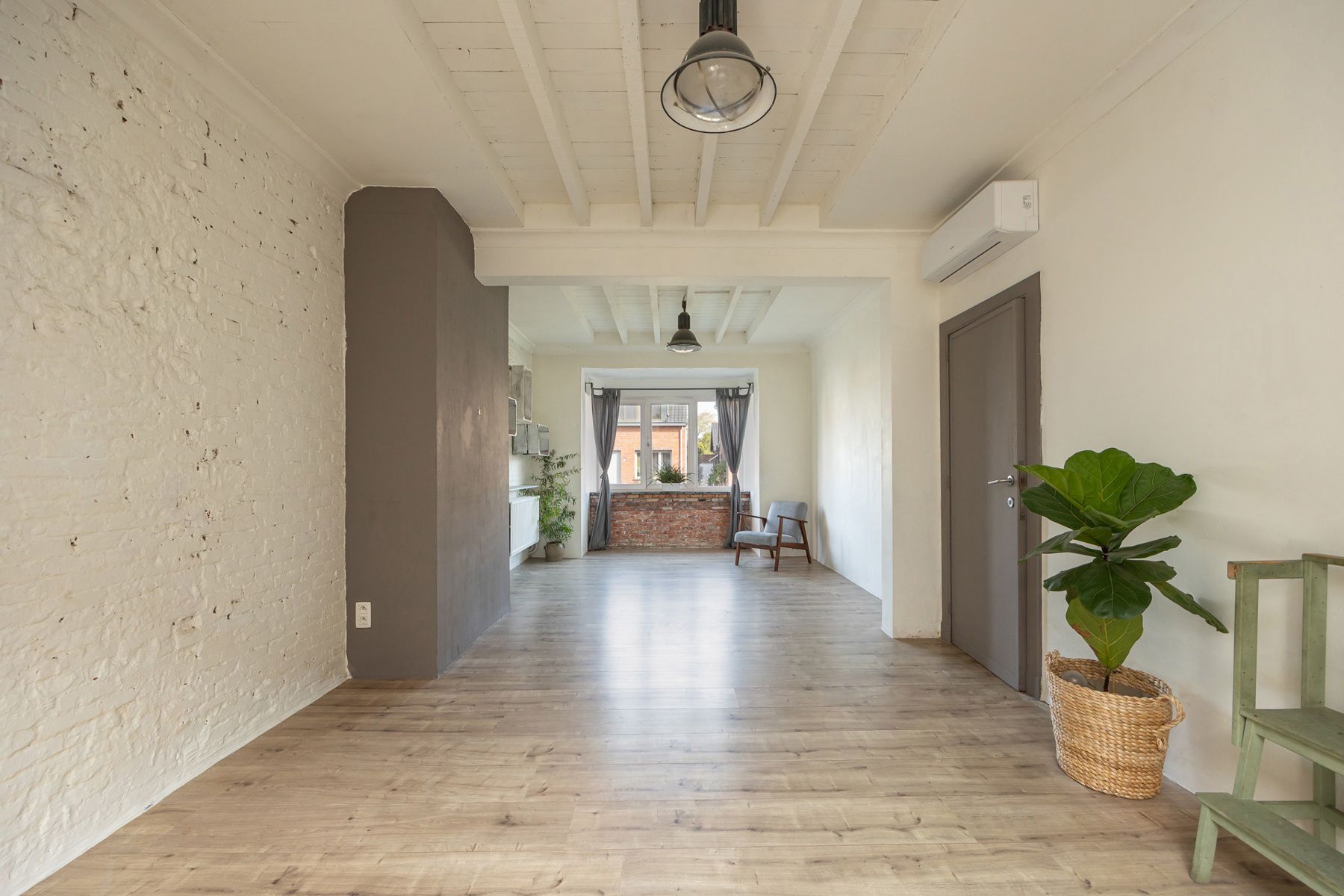 Woning met 2 slpk, 2badk én een zuidgerichte tuin foto 2