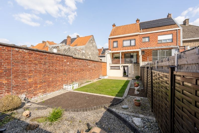 Bel-etagewoning met potentieel in hartje Izegem. foto 17
