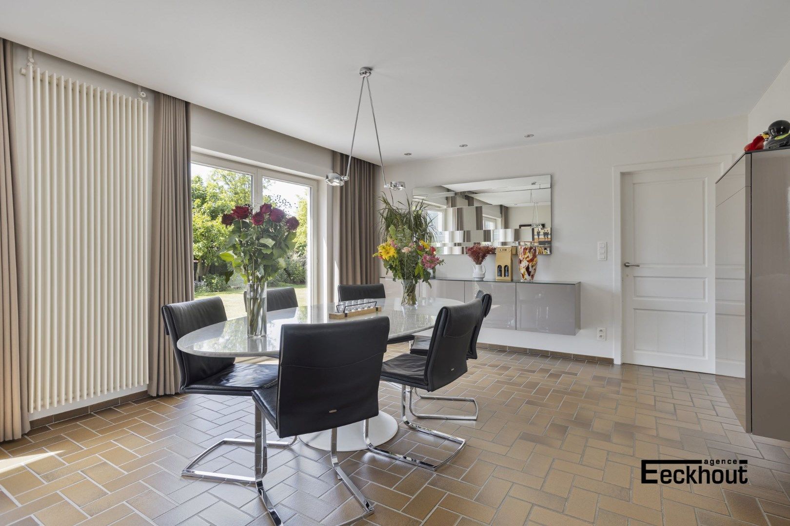 Instapklare villa met garage en aanpalend perceel bouwgrond! foto 9
