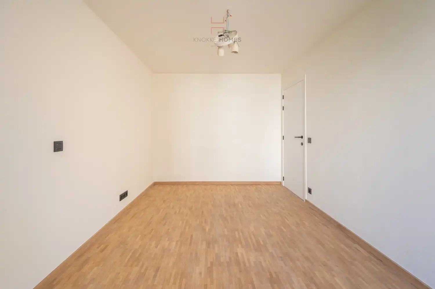 Gerenoveerd 3-kamerappartement met Zuidgericht terras vlakbij het Albertstrand foto 16