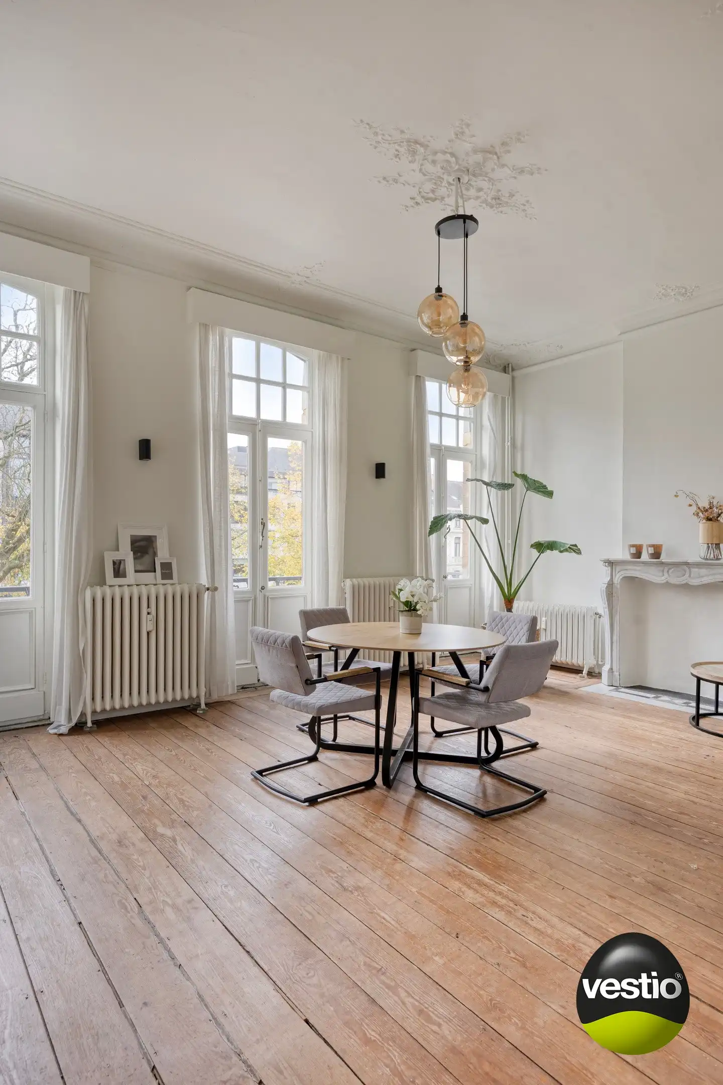 Charmante herenwoning/handelspand (Leopoldplein 19) met gelijkvloers appartement (Leopoldplein 21) en garage. foto 12