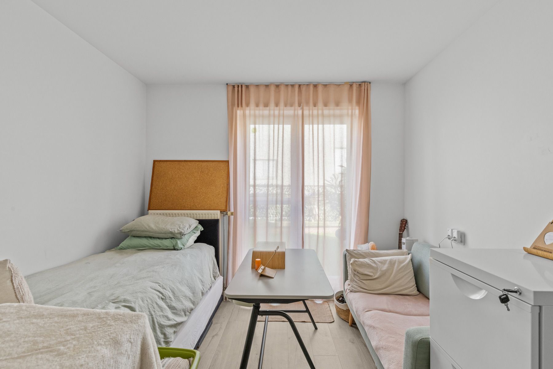 Groot appartement met terras in centrum van Aalter! foto 14