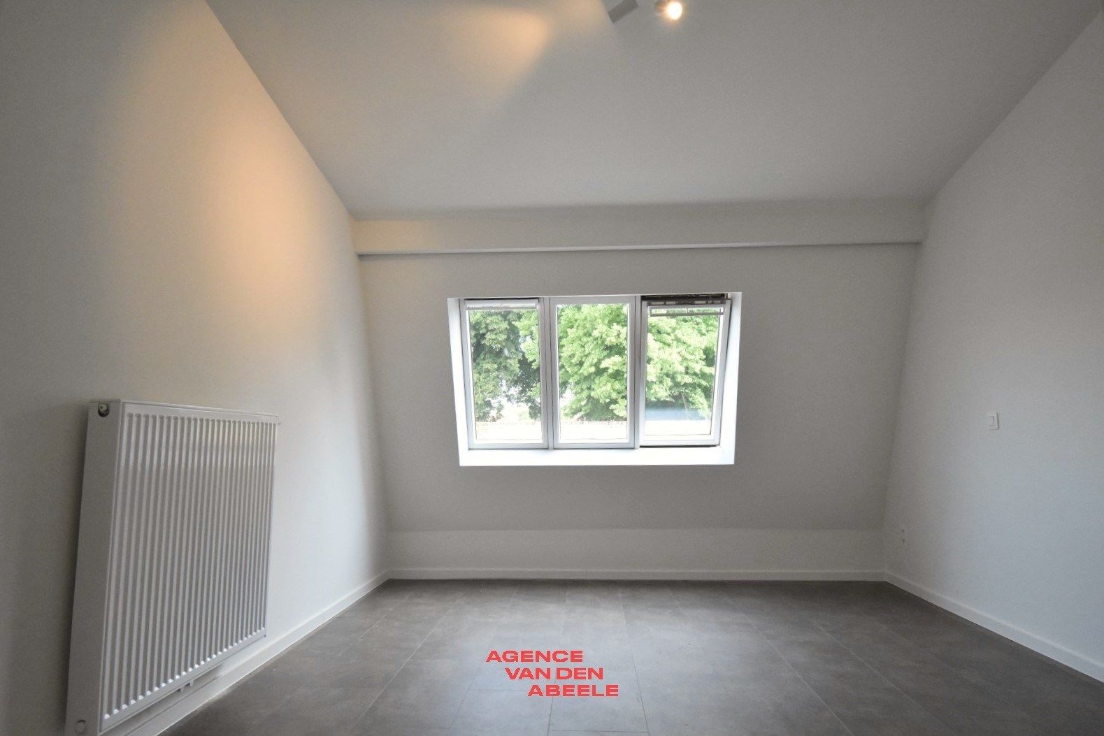 Charmante gerenoveerde woning met grote tuin foto 7