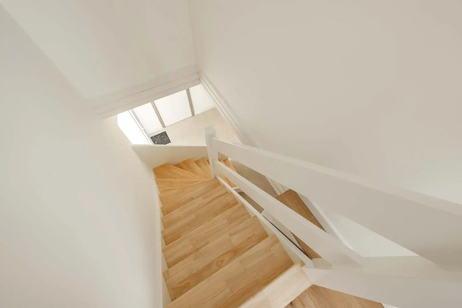 VOLLEDIG GERENOVEERDE WONING OP TOPLOCATIE IN KOOLSKAMP foto 12