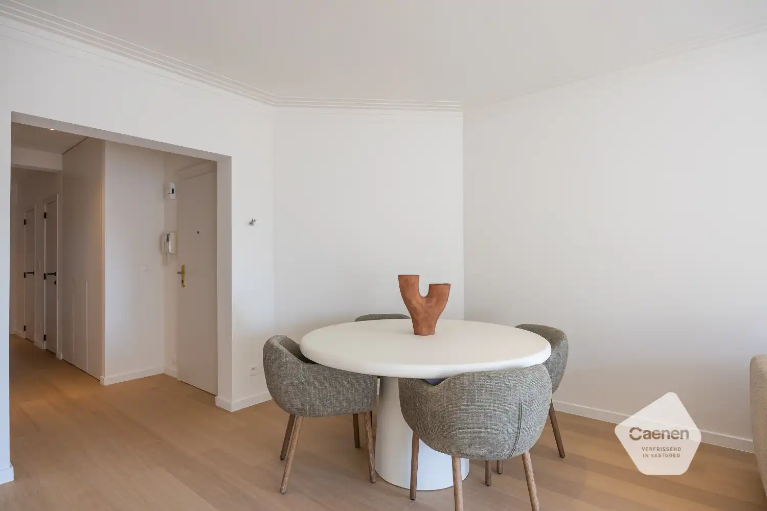 Gerenoveerd drie slaapkamer appartement foto 5