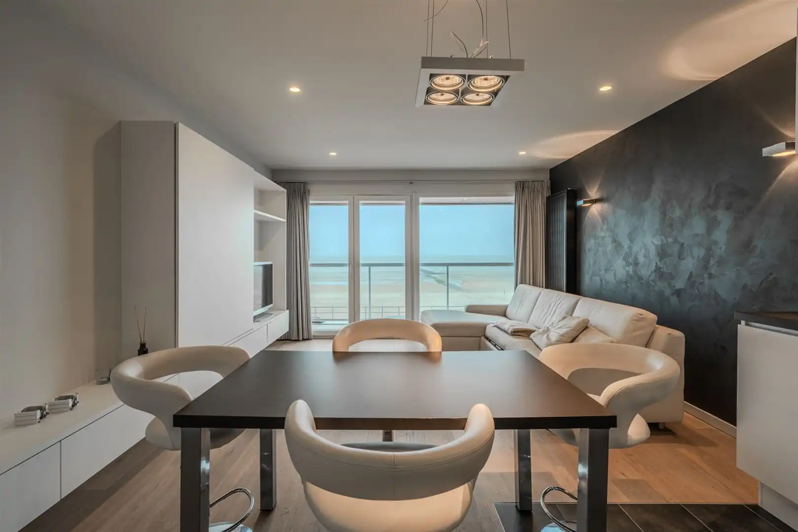 Modern Appartement met Zeezicht in Middelkerke foto 2