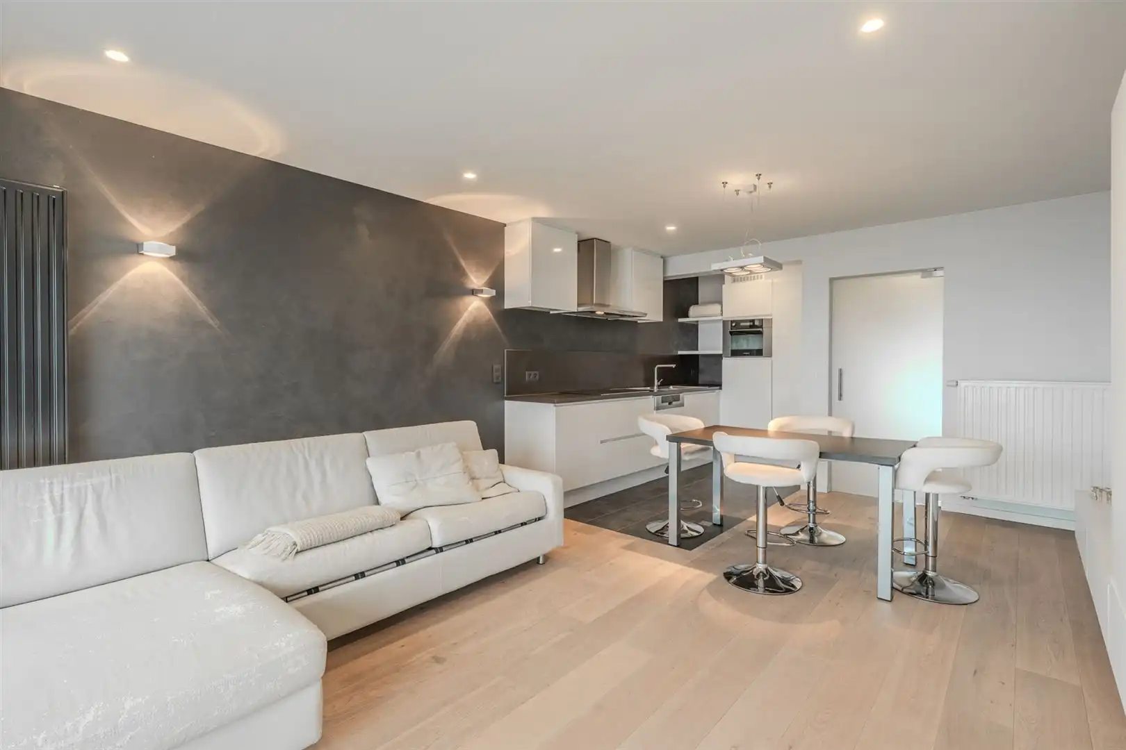 Modern Appartement met Zeezicht in Middelkerke foto 2