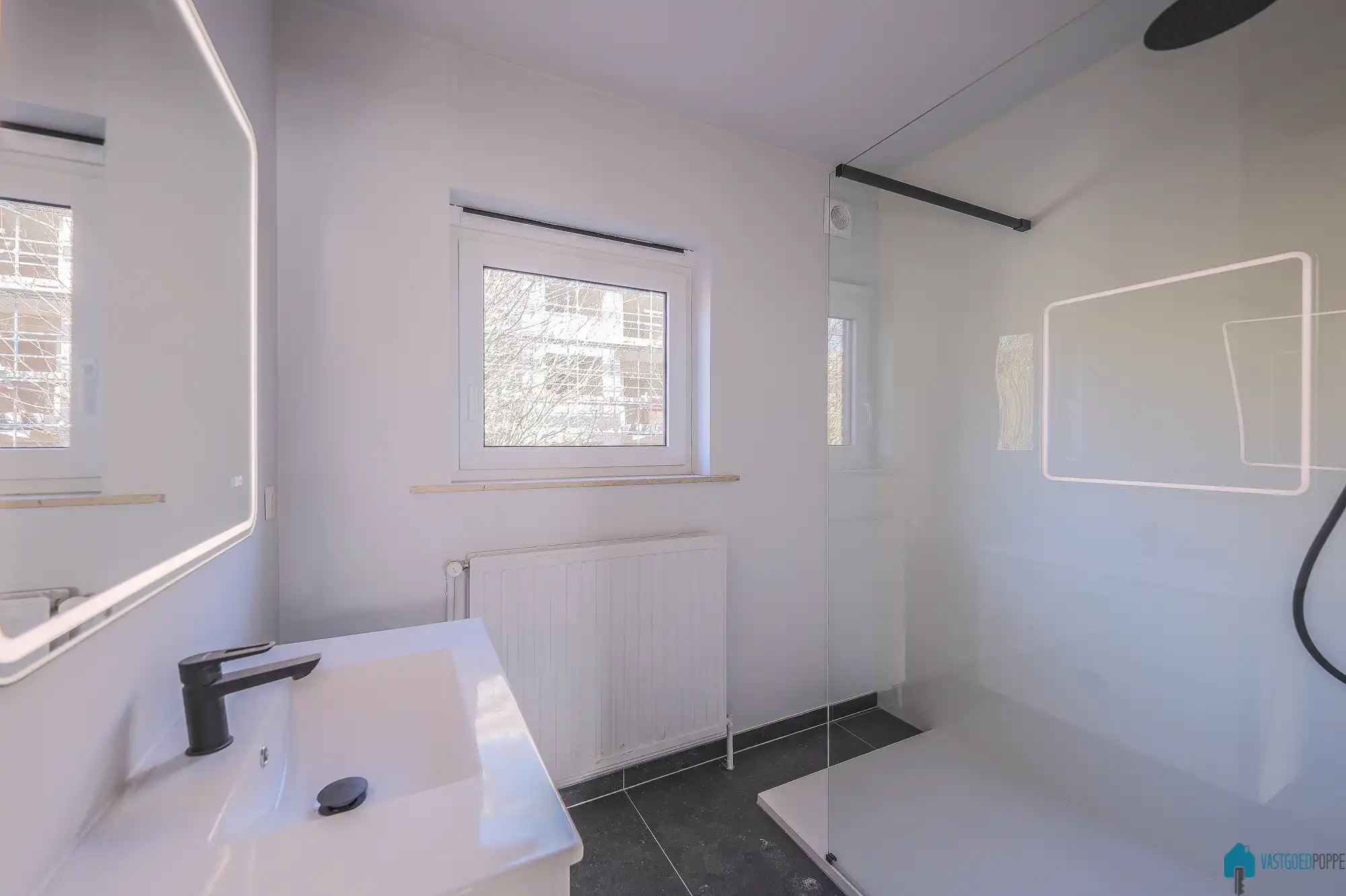 Ruim gerenoveerd appartement met zuid-gericht terras foto 14