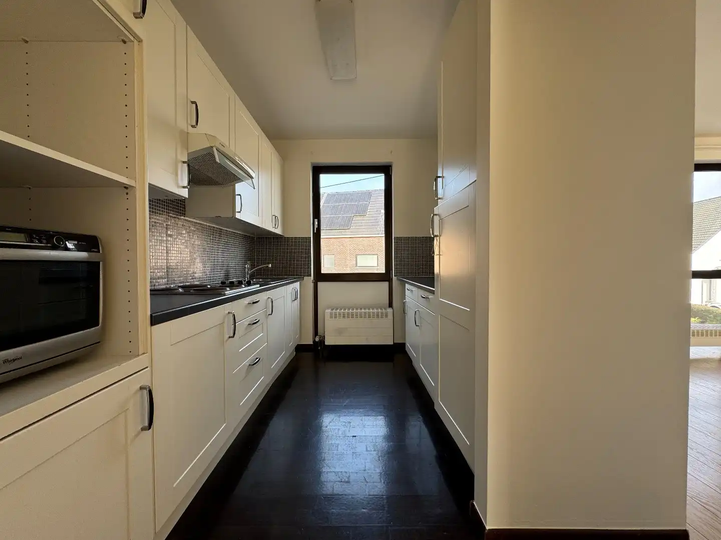 een 2-SLPK- hoekappartement met garage en berging foto 2