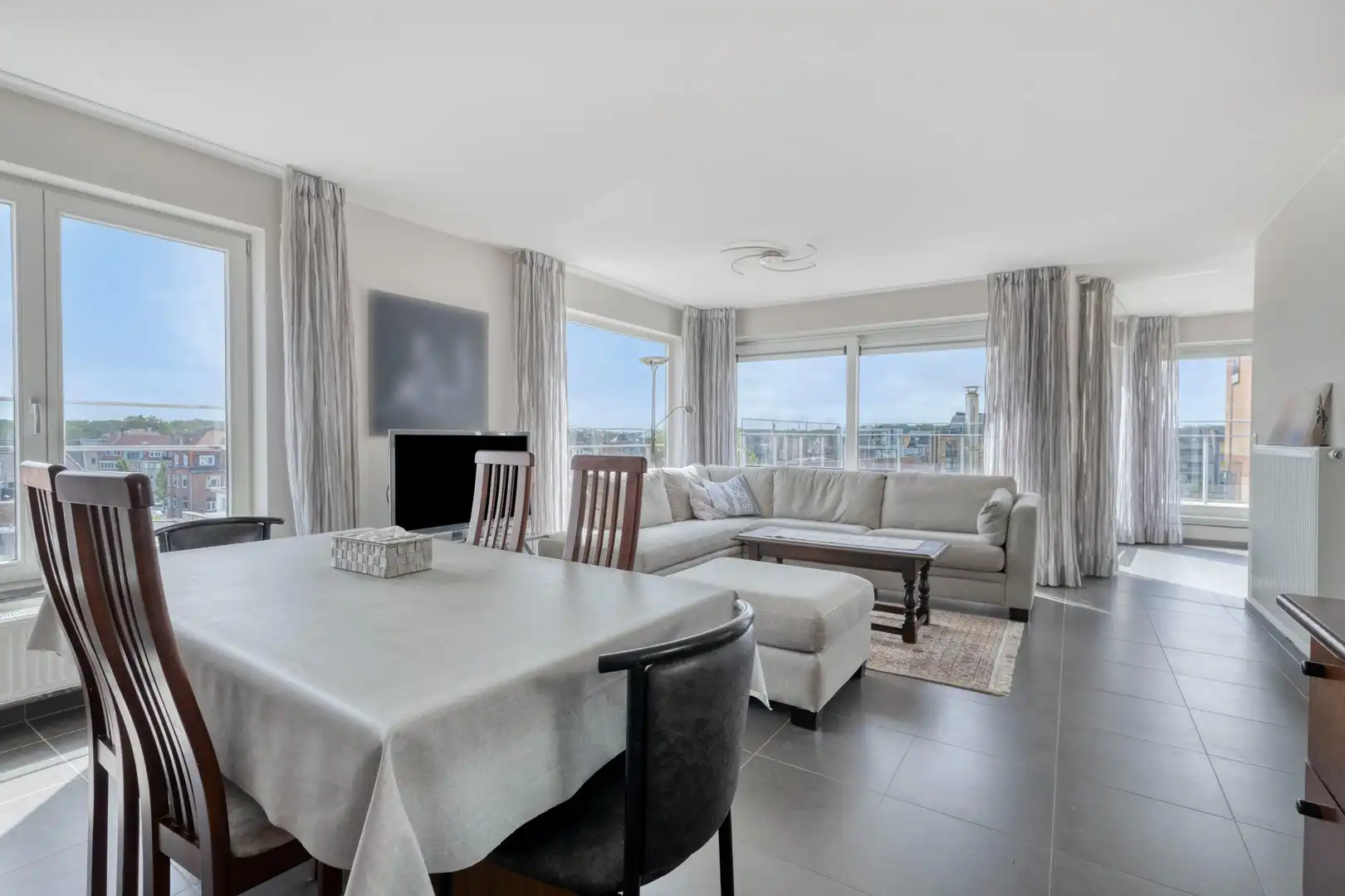 Zongericht Penthouse met zeer ruim terras foto 8