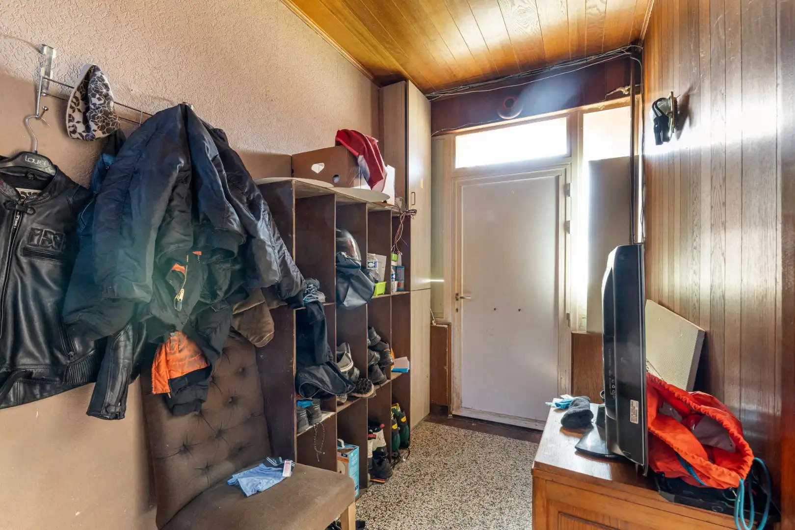 Halfvrijstaande woning op een perceel van 17a30ca met grote werkplaats van maar liefst 110 vierkante meter!  foto 11