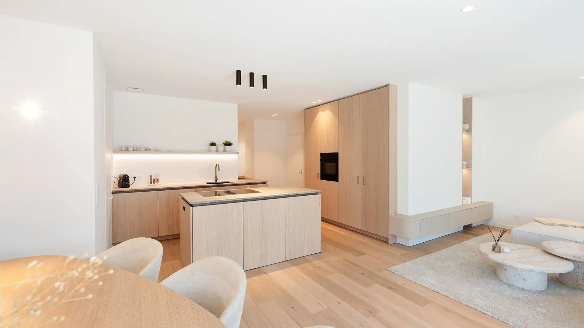 Nieuw appartement gelegen aan de zuidkant van het vernieuwde Burg. Fr. Desmidtplein. Gevelbreedte van ca. 8 meter. foto 13