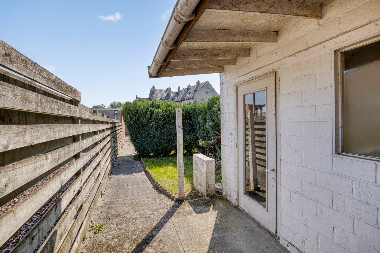 Gezellige te  renoveren woning met tuin in rustige buurt! foto 13