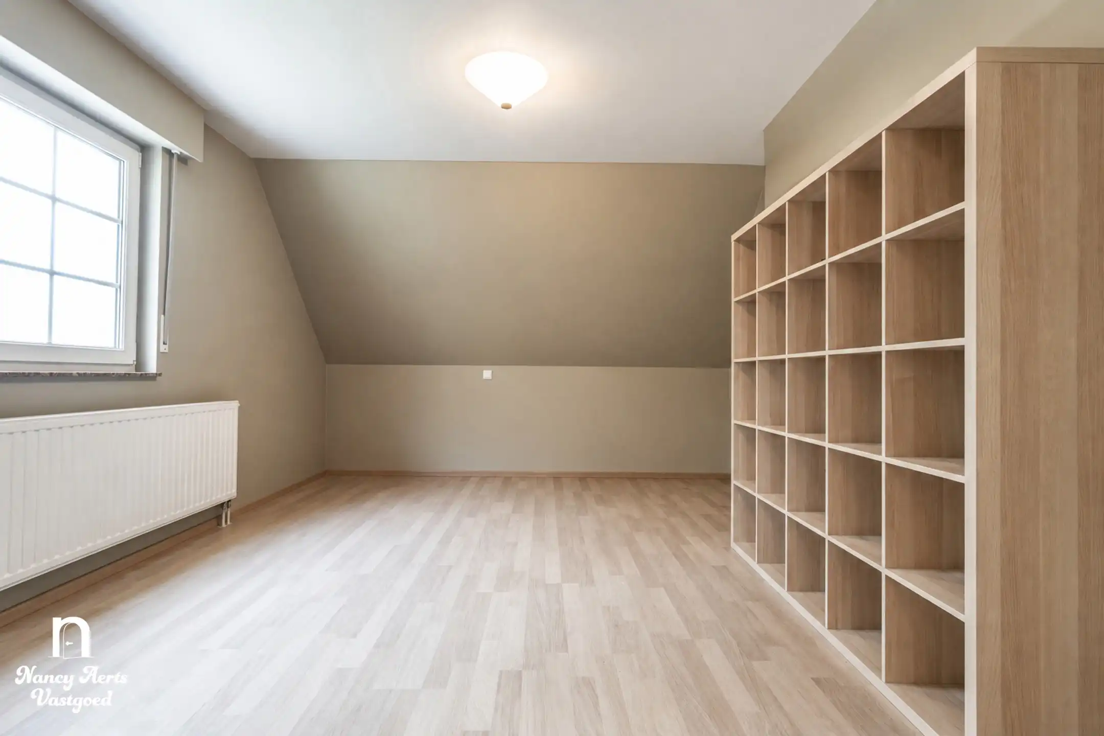 Ruime instapklare woning met prachtige tuin en 4 slaapkamers foto 17