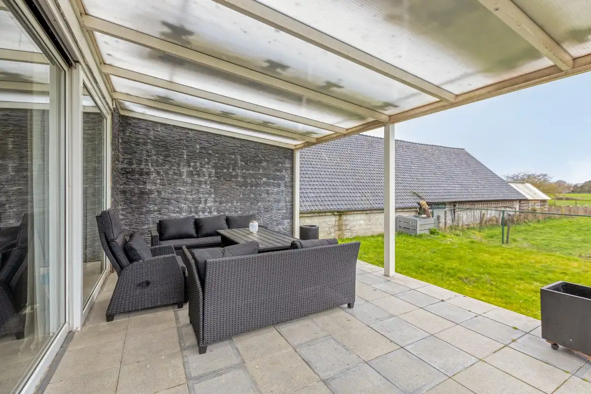 Charmante gezinswoning op ruim perceel foto 42