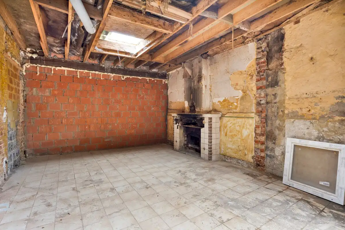 OPTIE        Te renoveren stadswoning foto 7