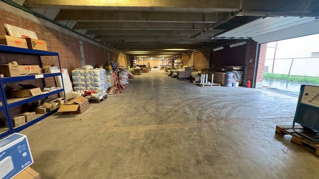 Loods met kantoor te huur nabij A12 in Wilrijk foto 12