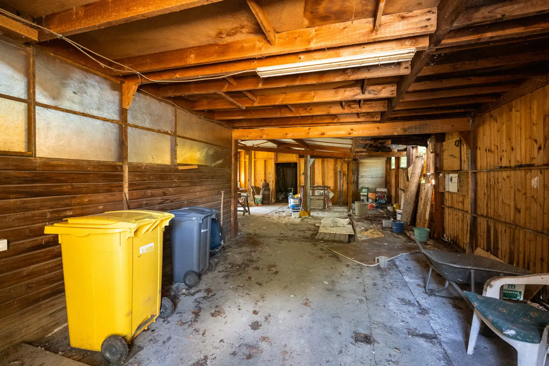 Bungalow op toplocatie met grote loods foto 16