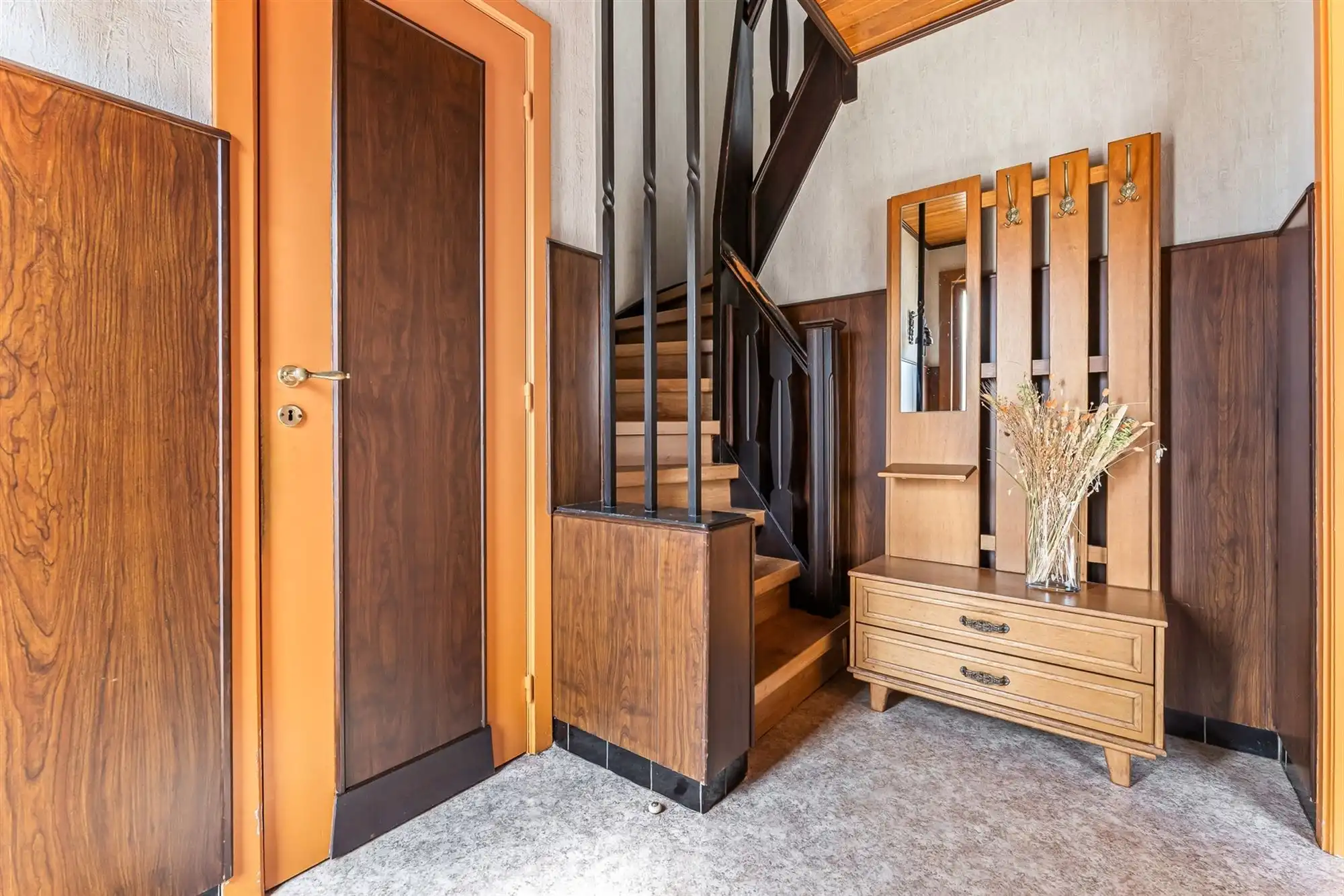 PERFECT ONDERHOUDEN WONING MET ACHTERINRIT NAAR TUIN IN BERINGEN CENTRUM foto 12