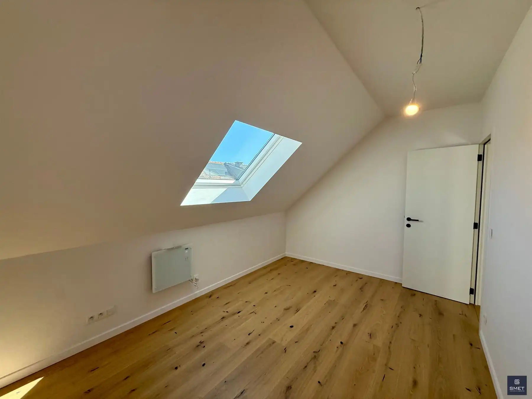 RUIME, VOLLEDIG GERENOVEERDE WONING MET 3 SLPKS foto 15