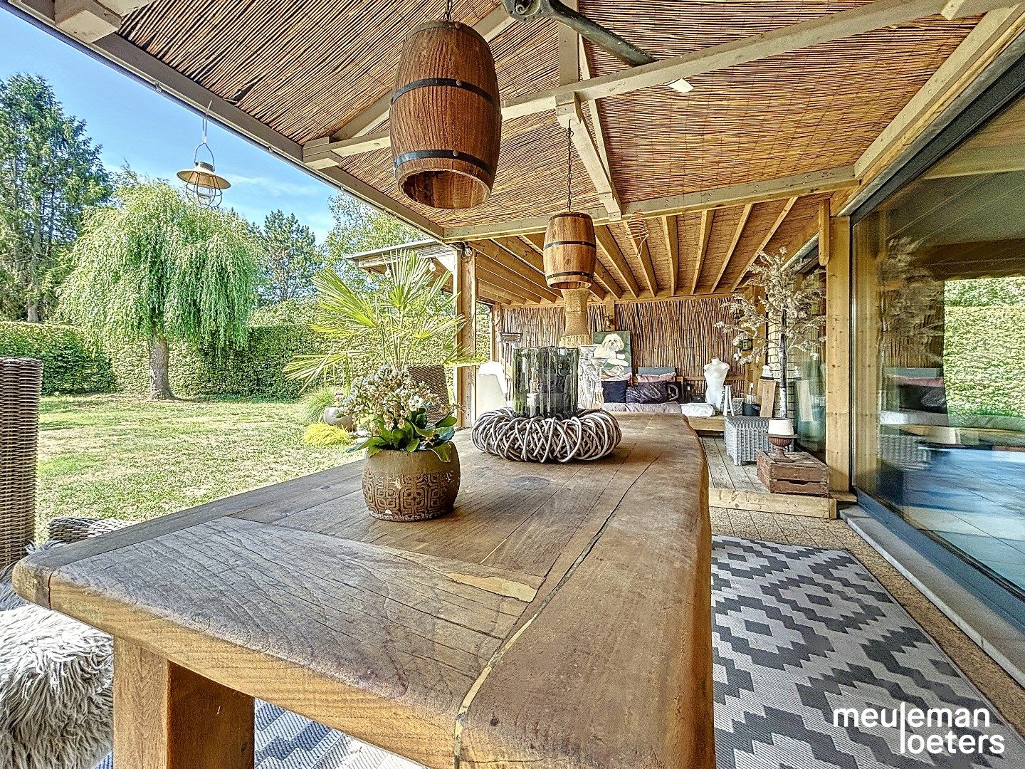 Ruime eigentijdse  villa met zuidgerichte tuin nabij centrum foto 3