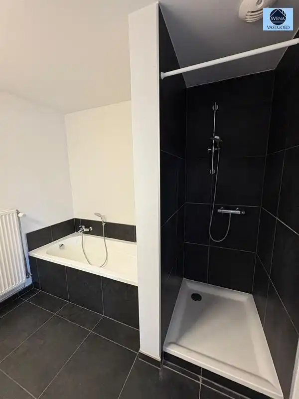 APPARTEMENT MET MAGAZIJN GELEGEN IN KMO ZONE foto 18