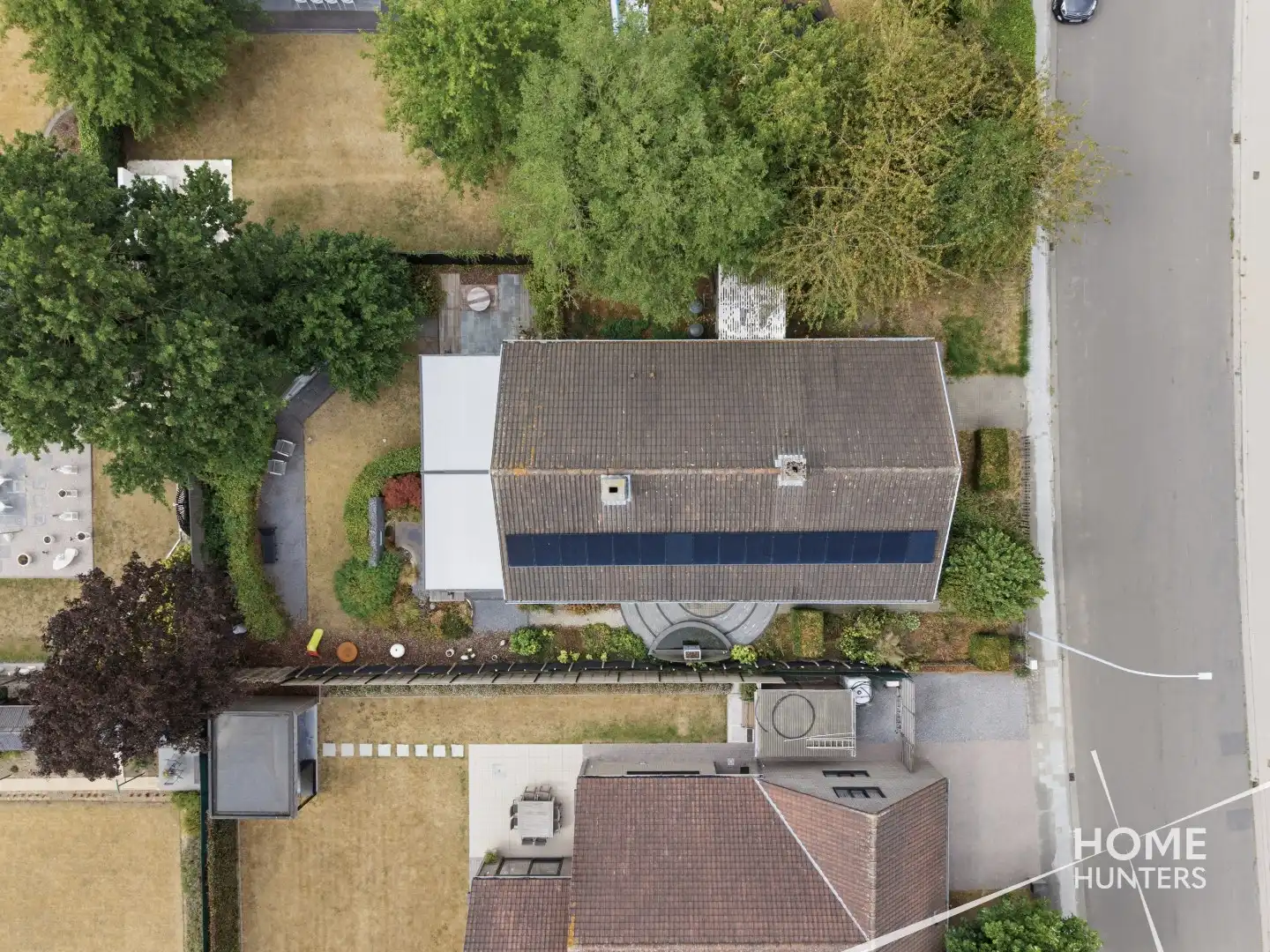 Alleenstaande woning met prachtige tuin en tal van extra troeven in een rustige wijk te Wervik foto 4