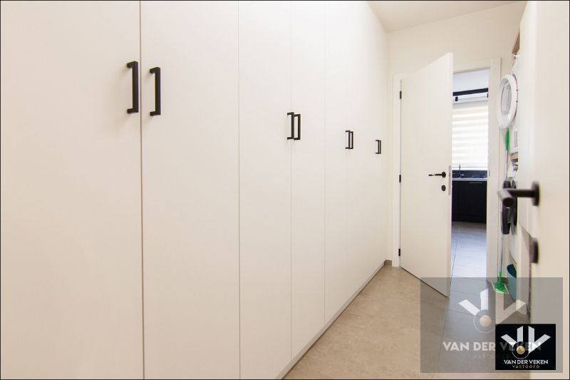 LUXUEUS GVL 3 SLPK-APP MET TUIN EN TWEE STAANPLAATSEN foto 21