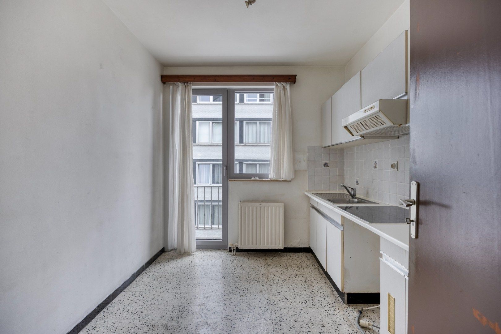 Ruim appartement met 3 slaapkamers en prachtig zicht over de stad foto 8
