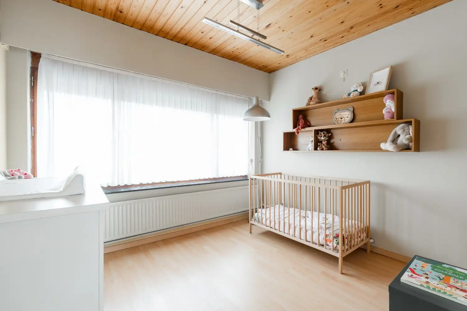 Instapklare  gezinswoning op ruim hoekperceel van 784 m² foto 28