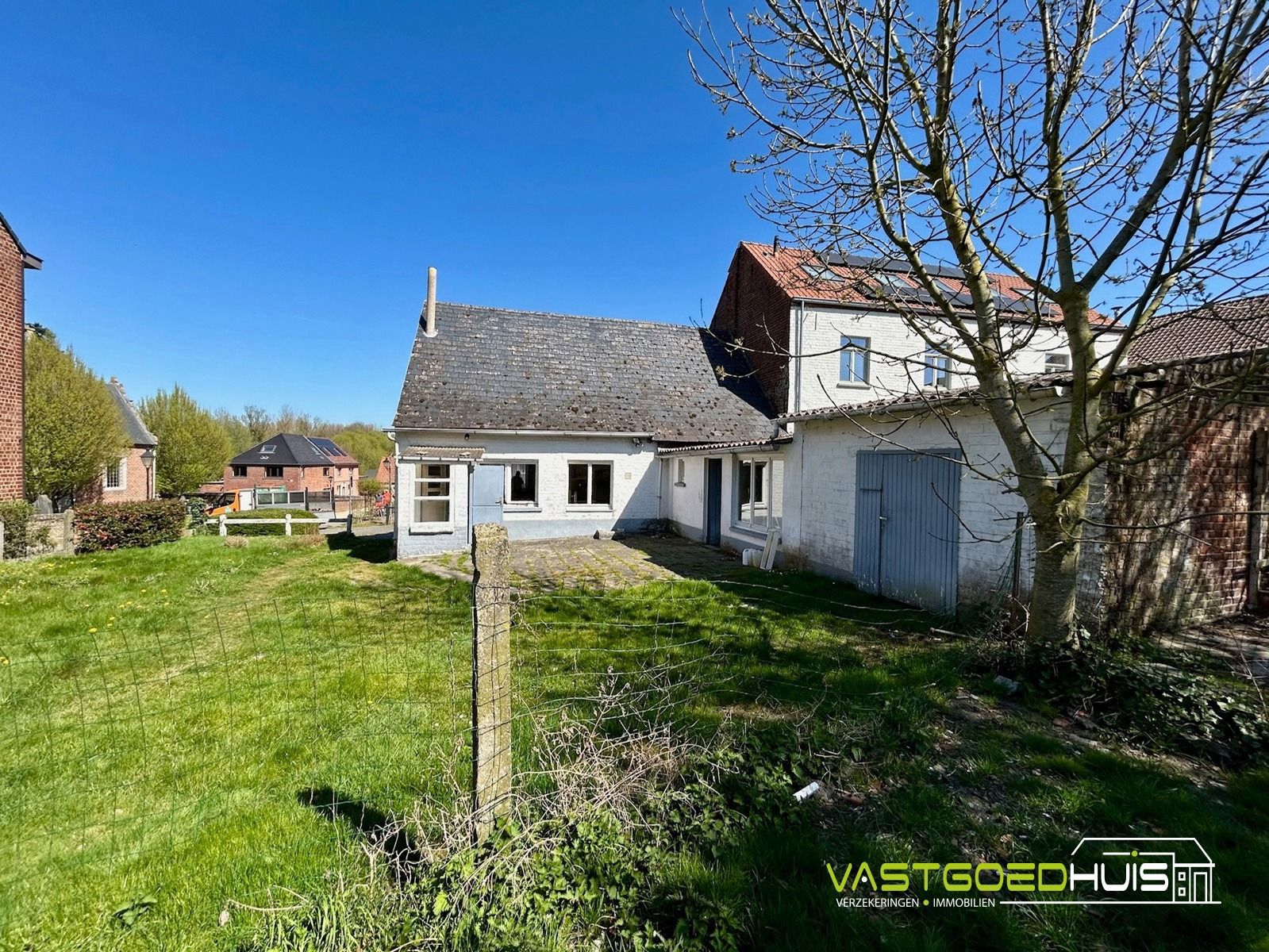 -ONDER OPTIE- Charmante, te renoveren gezinswoning  foto 6
