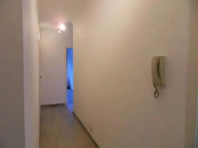 In centrum gelegen APPARTEMENT met 2 slaapkamers, mooie living, ruime kelder foto 7