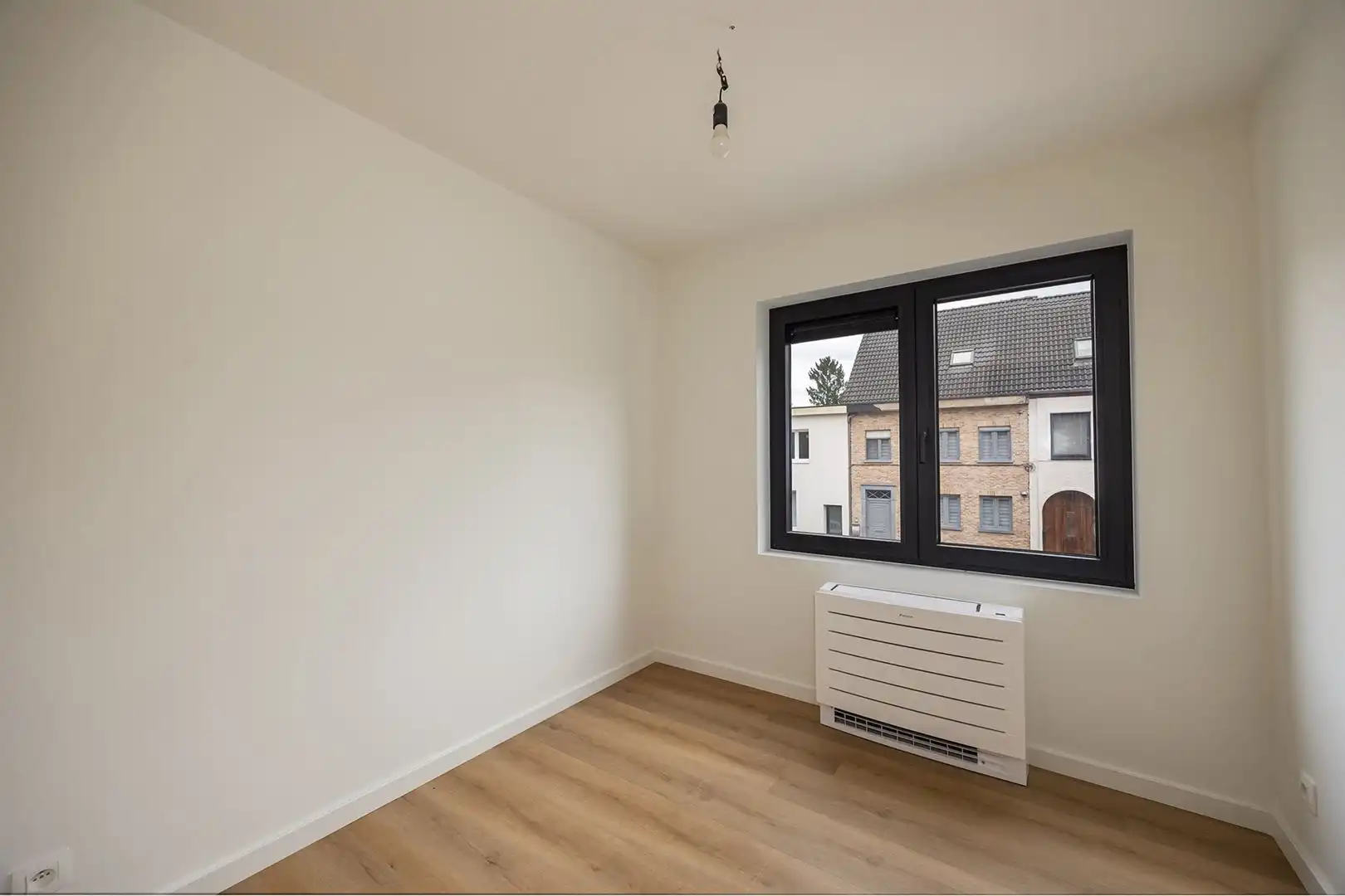 Gloednieuw gerenoveerd 2-slaapkamerappartement met groot terras foto 13