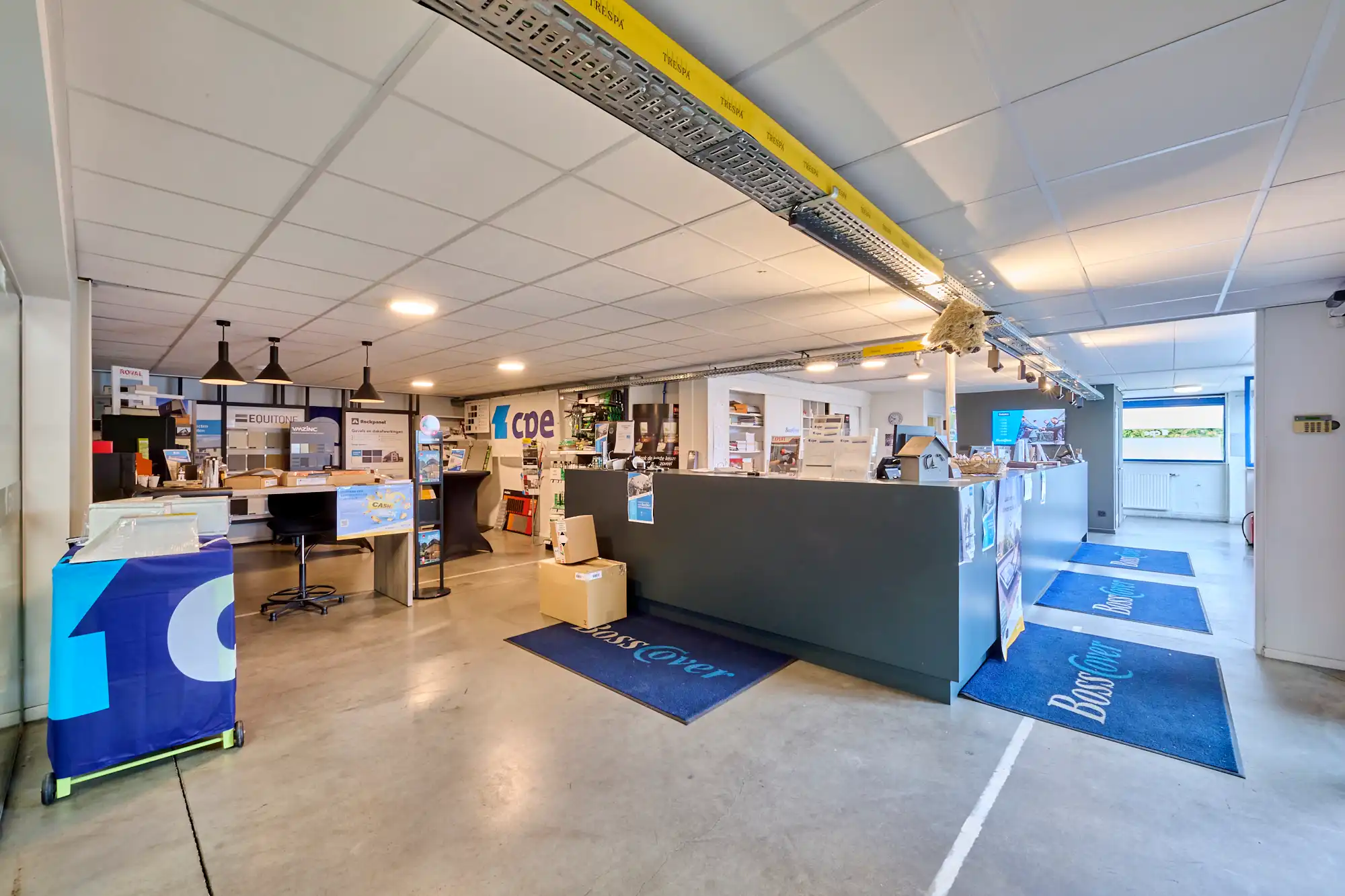 TE KOOP: MAGAZIJNEN MET KANTOREN IN GENK foto 5