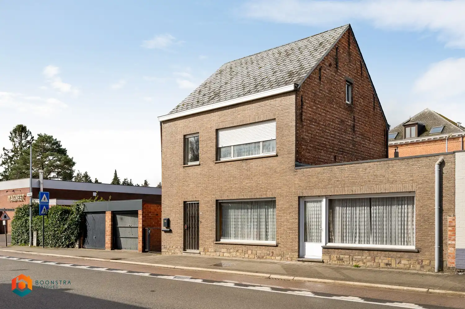 Hoofdfoto van de publicatie: Te renoveren woning met 3 slpkrs in centrum Grootlo